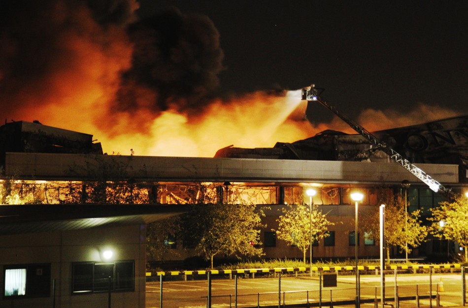 144893-fire-destroys-a-sony-warehouse-in-enfield-in-north-london.jpg
